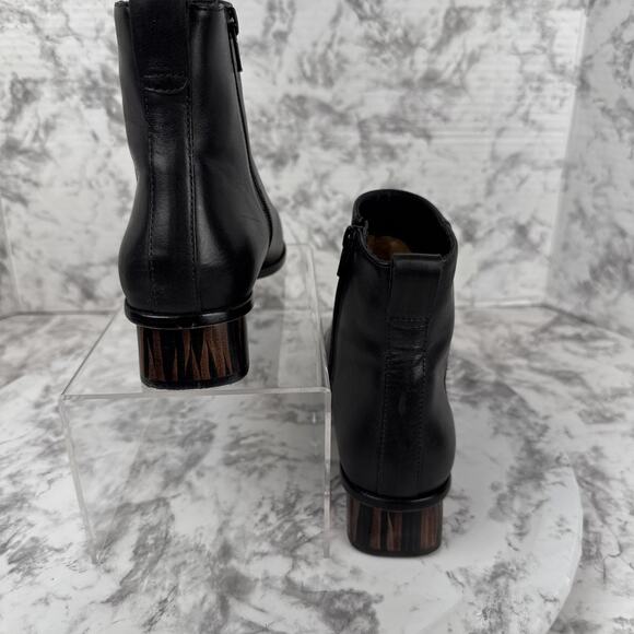 Bernardo Womens Helene Bootie Ankle Boot Size 8 Black Leather Minimalist Capsule - Picture 4 of 8